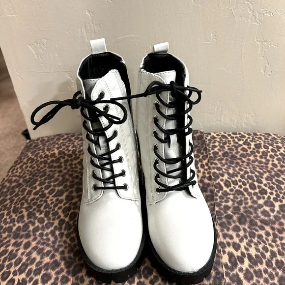 Women's White Lace-Up Boots - Picture 1 of 4